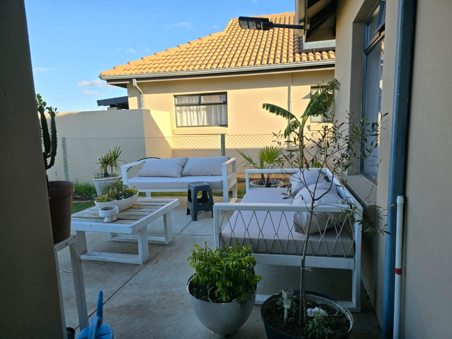 2 Bedroom Property for Sale in Kidds Beach Eastern Cape